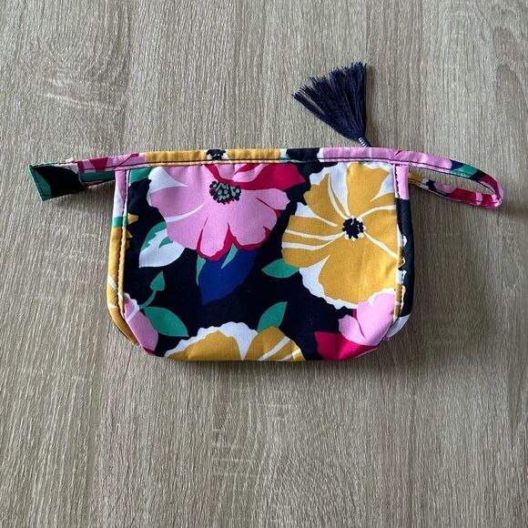 NWOT … MODELLA Cosmetic / Makeup Bag With Bold Floral Design - Picture 2 of 4